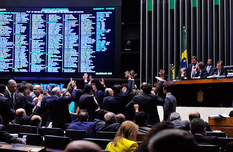 Câmara dos Deputados aprova projeto que renegocia dívidas dos estados com a União!