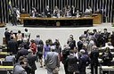 Deputados debatem pena alternativa para importação de droga para uso pessoal.