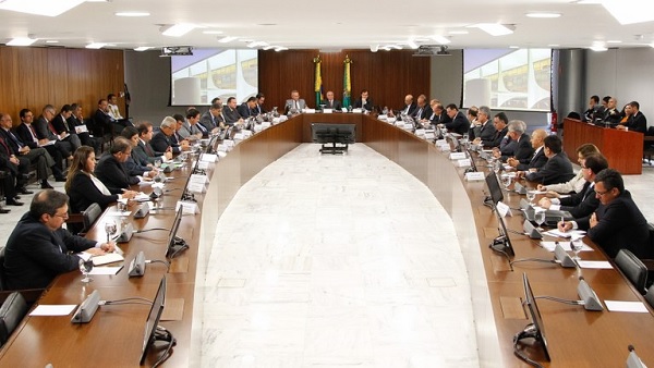 Governadores se comprometem com ajuste fiscal e reforma da Previdência.