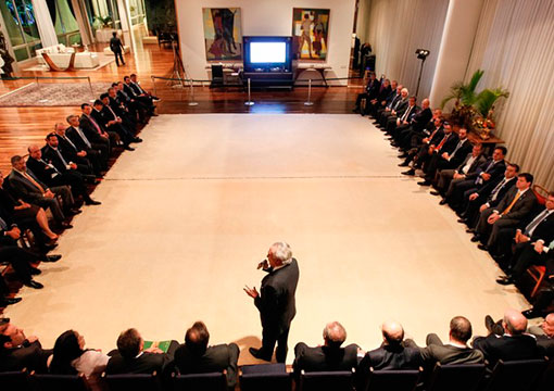 Líderes partidários da base prometem apoio ao teto de gastos.