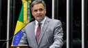 Menos de 24 horas depois de abrir inquérito contra Aécio, Gilmar suspende investigações.