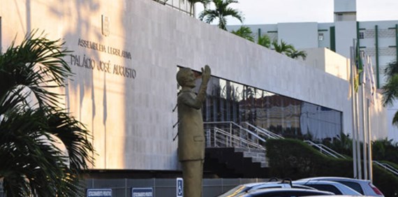 Projetos de cortes de gastos do TJ podem ser votados hoje na Assembleia Legislativa.