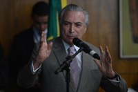 Temer decide reativar 1.600 obras paraliadas.